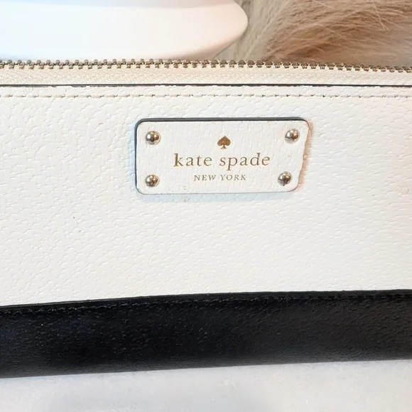 Kate Spade White and Black Wallet - Picture 2 of 7
